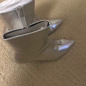 Zara silver metallic pointed toe kitten heel ankle boots 2023. New with tags